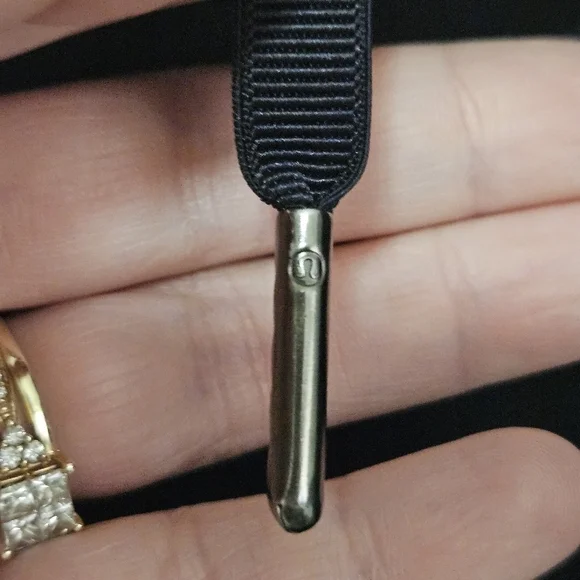 Lululemon Athletica cropped pants size 2 - Picture 4 of 13